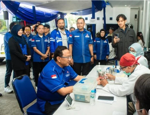 Siska N. Humaira Apresiasi Anton Sukartono Suratto: Politik Harus Bermanfaat, Setetes Darah Sejuta Harapan.
